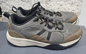 Khombu Cayenne 2 Hiking Sneaker Boots Water Resistance Womens 9.5